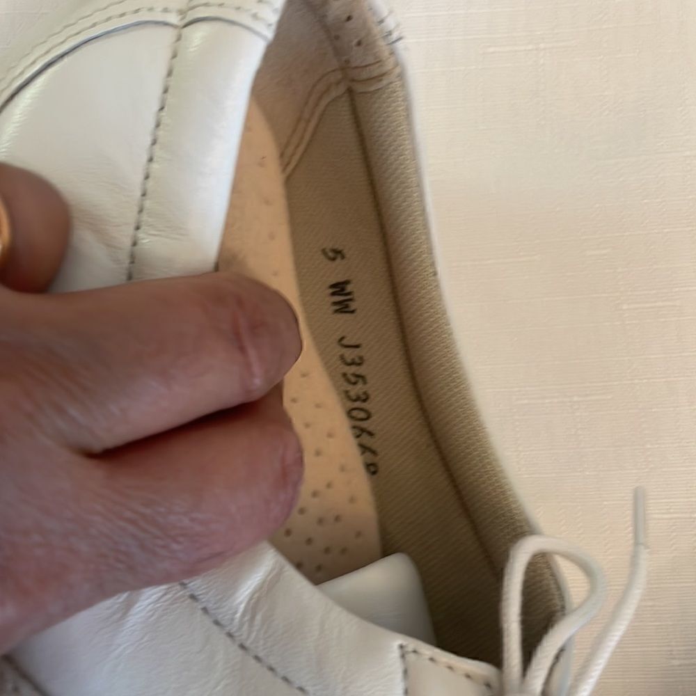 SAS WHITE LEATHER COMFORT SHOES.  NEW. - Picture 6 of 8